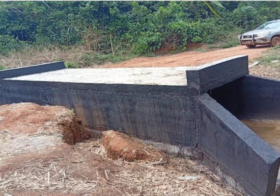 Sanaga-Maritime : la construction d’un dalot sur la rivière Won sur la route régionale Ngambè-Bipock prend forme