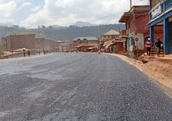 Traversée de Bamenda : les travaux de chaussée évoluent