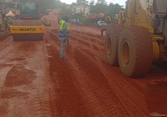 Réhabilitation des sections de routes régionales dans la Lékié : poursuite des travaux de rétablissement du trafic dans la zone d’Evodoula